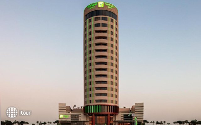 Holiday Inn & Suites Dubai Science Park 2