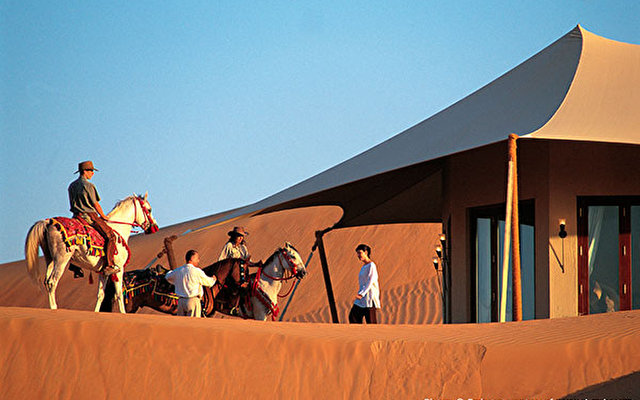 Al Maha, A Luxury Collection Desert Resort & Spa 9