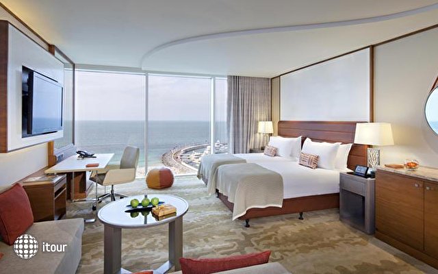 Jumeirah Beach Hotel 15