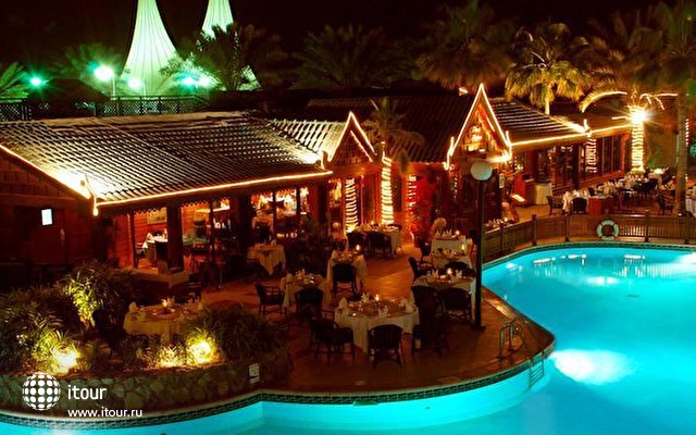 Dubai Marine Beach Resort & Spa 14