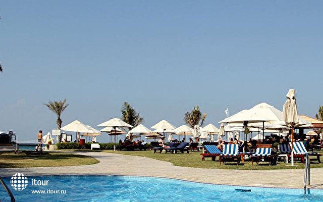 Dubai Marine Beach Resort & Spa 16