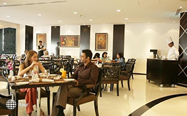 Savoy Suites Hotel Apartment 13