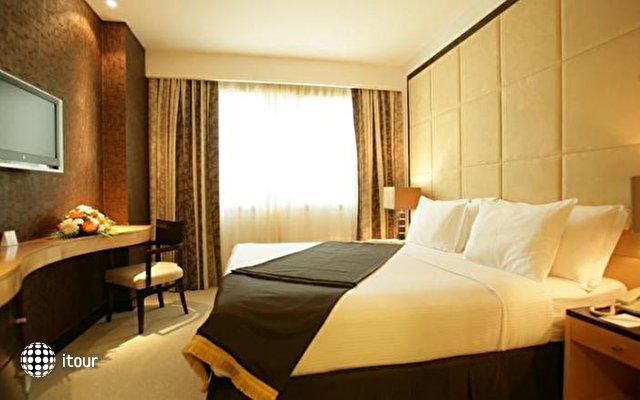 Savoy Suites Hotel Apartment 18