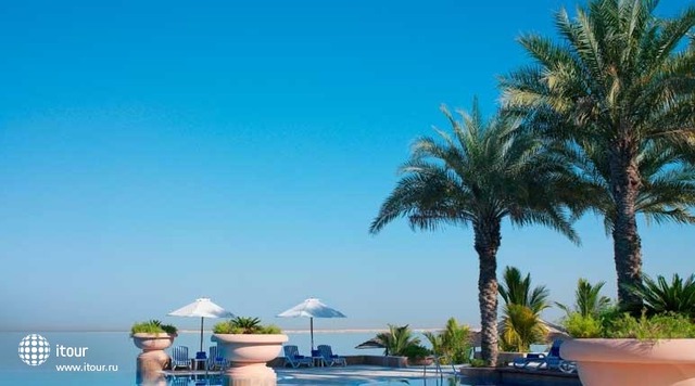 Holiday Inn Abu Dhabi 4