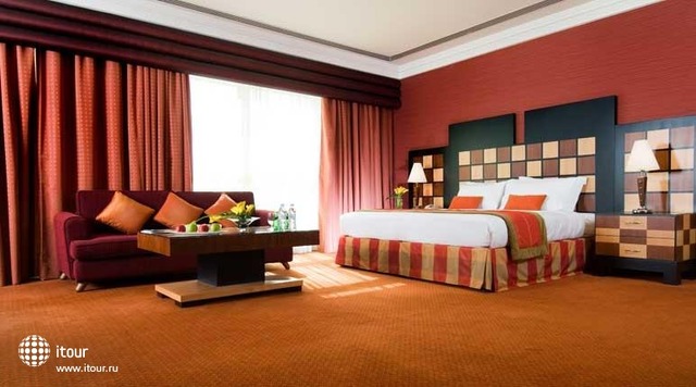 Holiday Inn Abu Dhabi 9