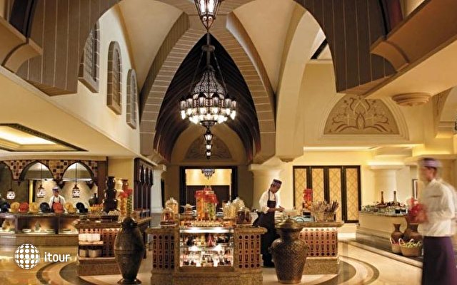 Shangri-la Hotel Qaryat Al Beri 33