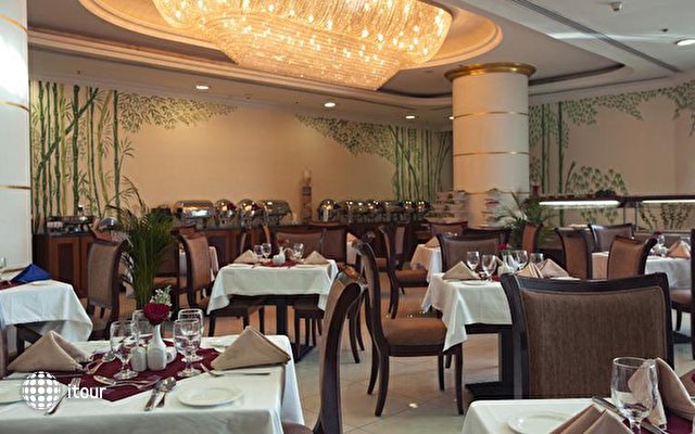 Grand Excelsior Sharjah (ex. Holiday Inn Resort) 5