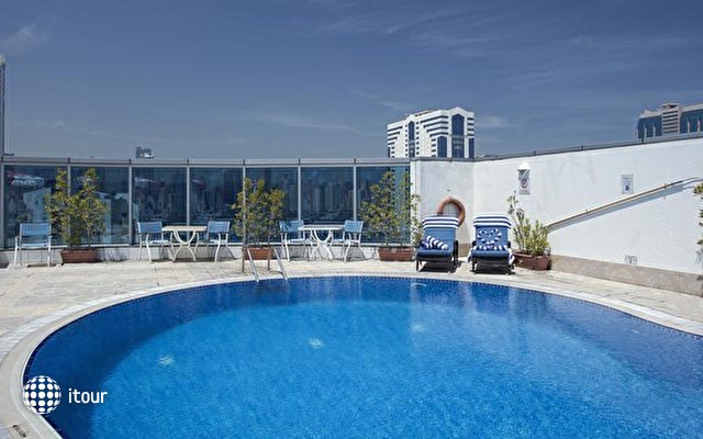 Grand Excelsior Sharjah (ex. Holiday Inn Resort) 4