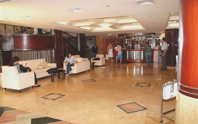 Al Bustan Tower Hotel Suites 7