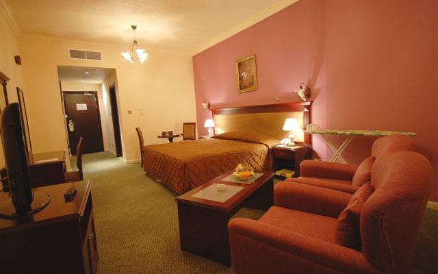 Al Bustan Tower Hotel Suites 15