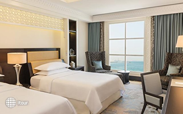 Sheraton Sharjah Beach Resort & Spa 14
