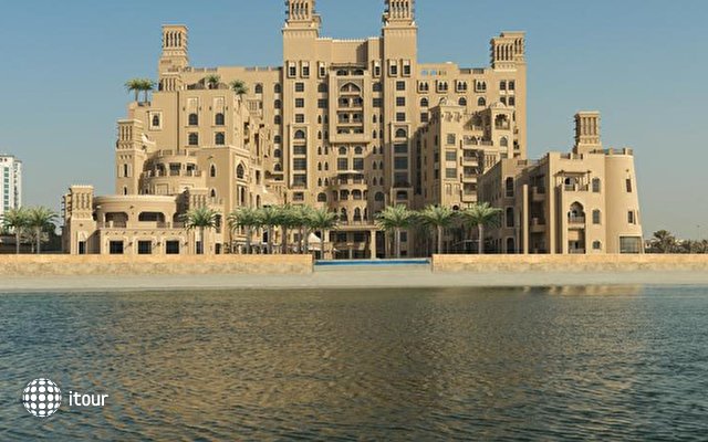 Sheraton Sharjah Beach Resort & Spa 1