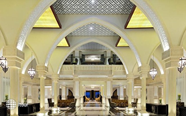 Sheraton Sharjah Beach Resort & Spa 9