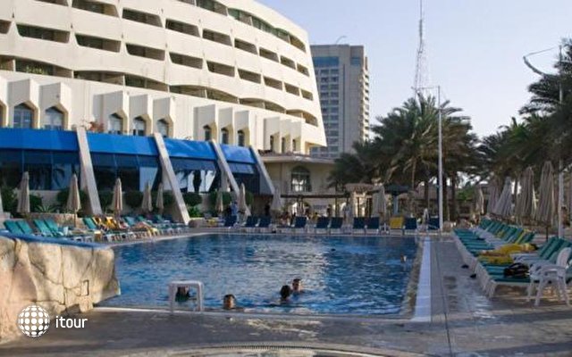 Sharjah Grand Hotel 20
