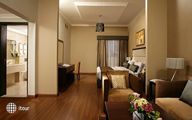 Ramada Hotel & Suites Ajman 12