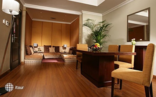 Ramada Hotel & Suites Ajman 11