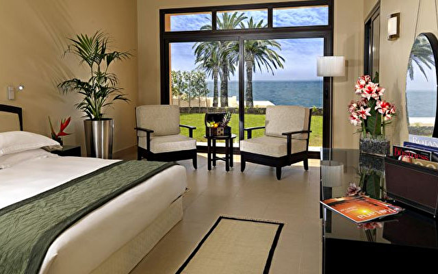 The Cove Rotana Resort 11