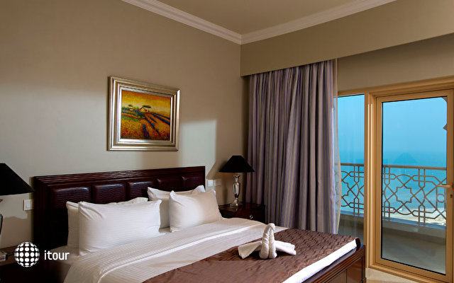 Hilton Al Hamra Beach & Golf Resort 7