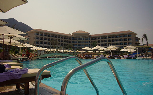 Fujairah Rotana Resort & Spa 2