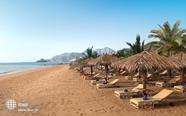 Le Meridien Al Aqah Beach Resort 6