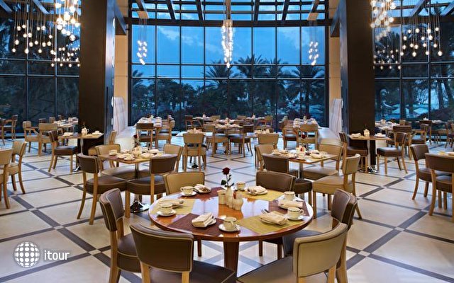 Le Meridien Al Aqah Beach Resort 32