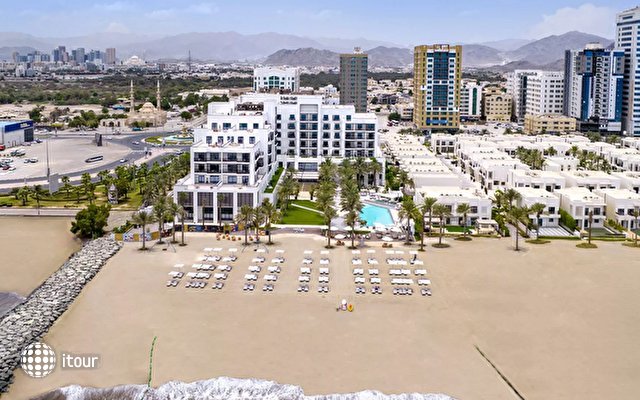 Palace Beach Resort Fujairah 1