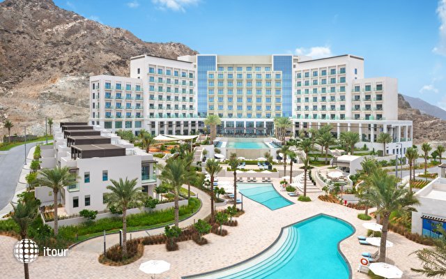 Address Beach Resort Fujairah 1