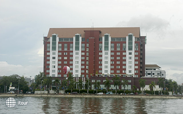 Imperial Aryaduta Hotel Makassar 1