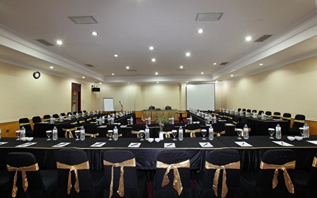 Singgasana Hotel Surabaya 13