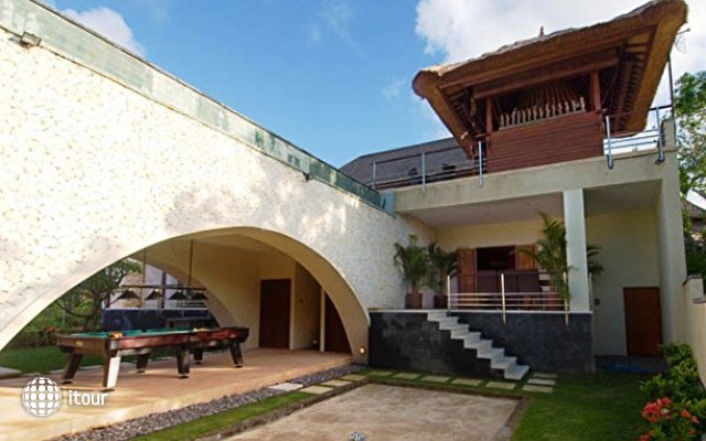 Villa Indah Manis 16