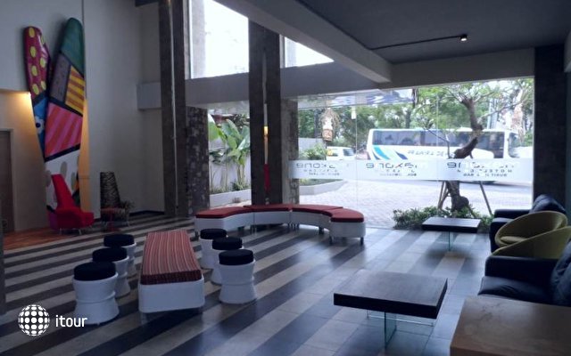 Maxonehotels At Bukit Jimbaran 4