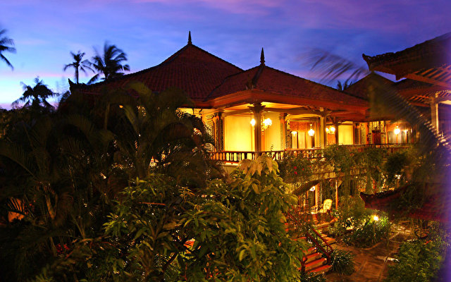 Bali Tropic Resort & Spa 4