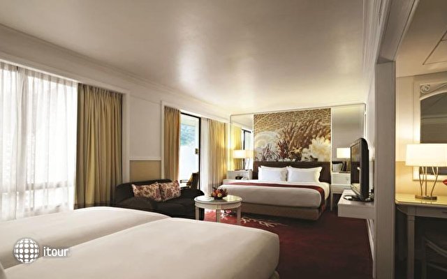 Holiday Inn Resort 17