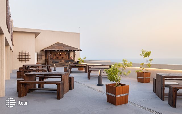 Araliya Beach Resort & Spa 25