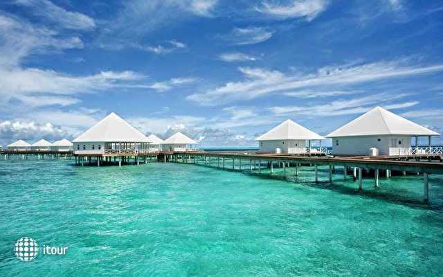 Diamonds Thundufushi Island Resort 7