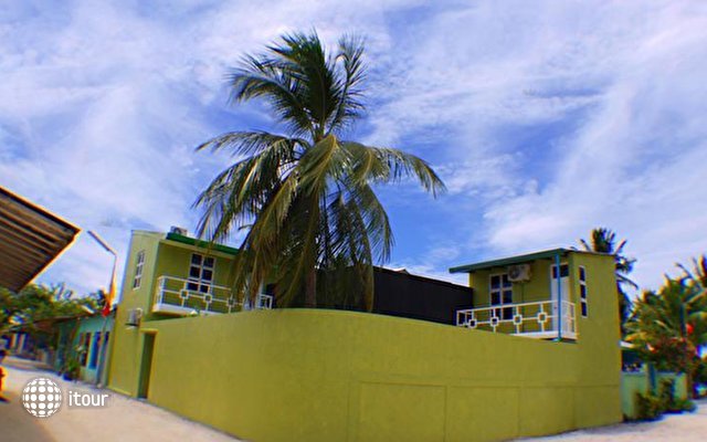 Dacha  Maldives Guest House 1