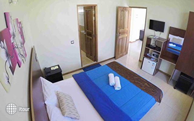 Ui Hotels Guest House 10