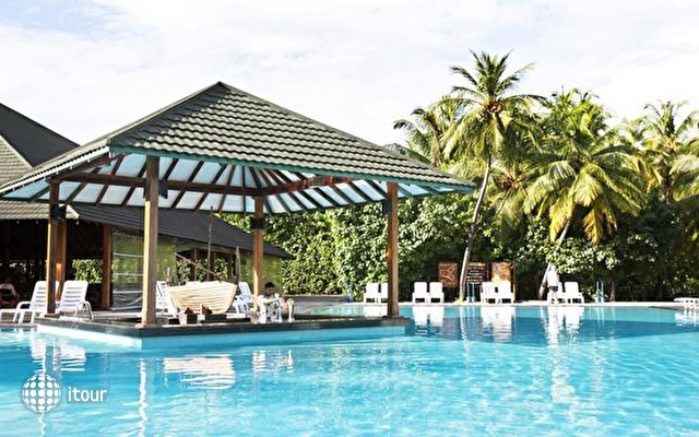 Adaaran Select Meedhupparu Island Resort 3