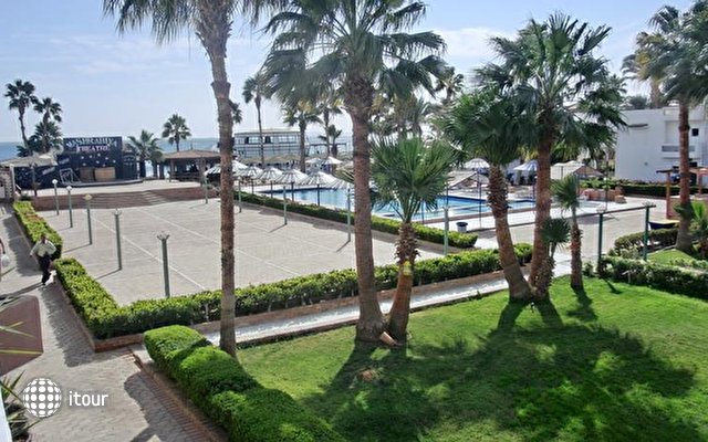 Al Mashrabiya Beach Resort 7