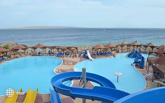 Montillon Grand Horizon Beach Resort  18