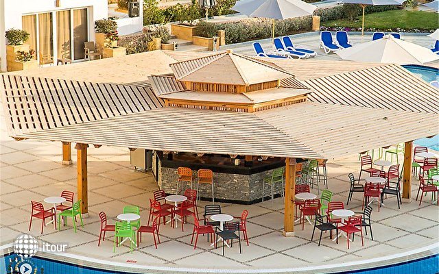 Old Vic Sharm Resort 8