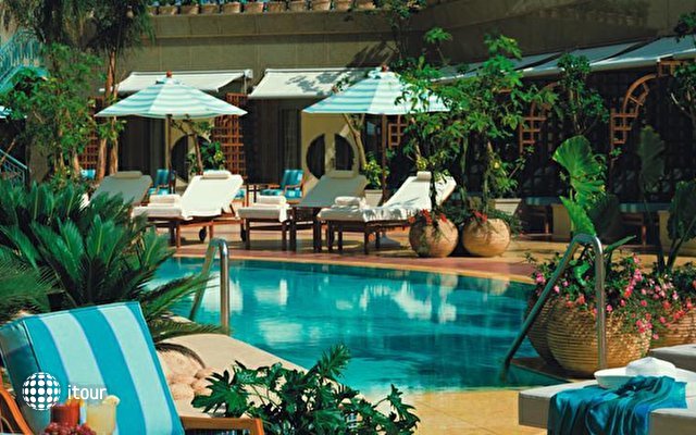 Four Seasons Hotel Cairo Nile Plaza 2