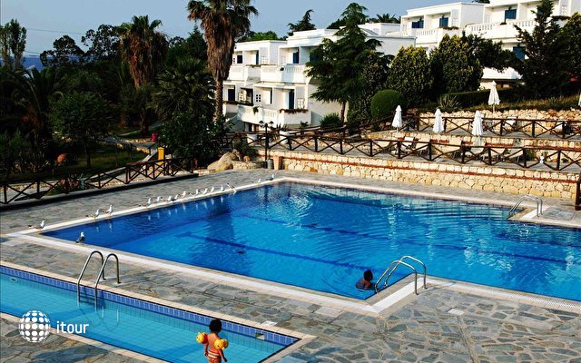 Agionissi Resort Hotel 4