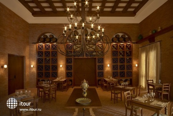 The Romanos Luxury Collection Resort 7