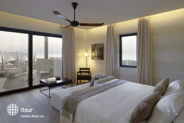 The Romanos Luxury Collection Resort 81