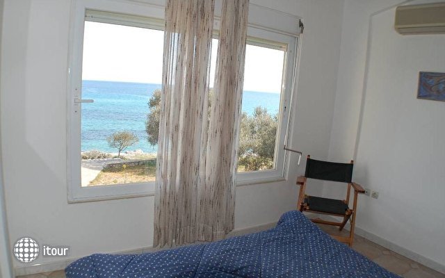 Gialos Beach Apartments 12