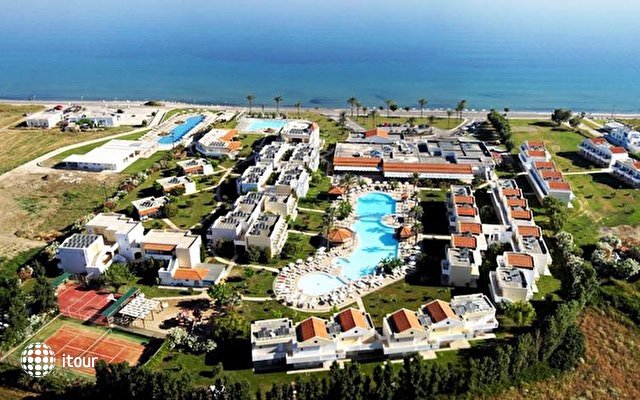 Zorbas Beach Hotel 3