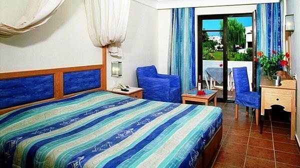Marmari Beach Apartment Suites 3