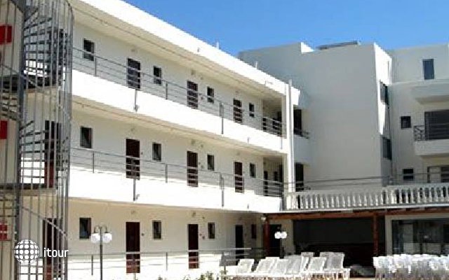 Santa Marina Hotel Apartments 12