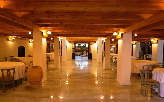 Porto Paros Hotel & Bungalows 31